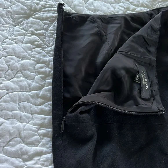 Talbots Women’s Wool Black Skirt.Never worn.
.Sz-12..Zipper closure.Black lining - Picture 6 of 6